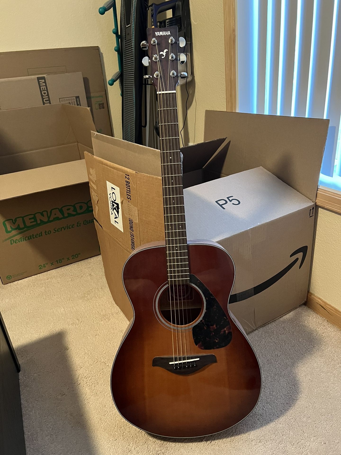 Yamaha FS700S acoustic Guitar With Case And Tuner