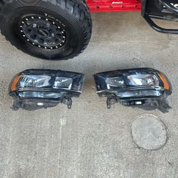 Headlight  2022 Ram 2500 
