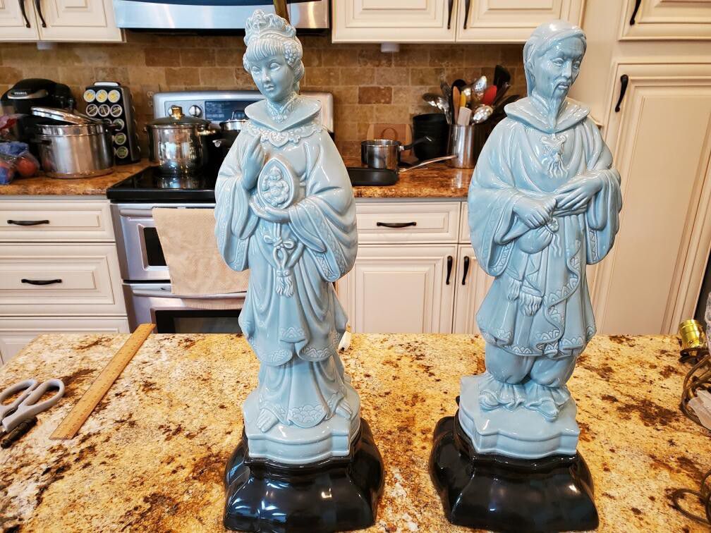 Chinese statues (set of 2)