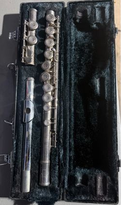Yamaha YFL-221 Student Flute with Hard Case