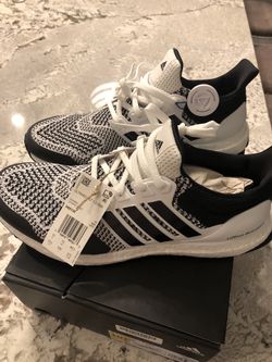 New Men’s Adidas Ultra boost Sneakers