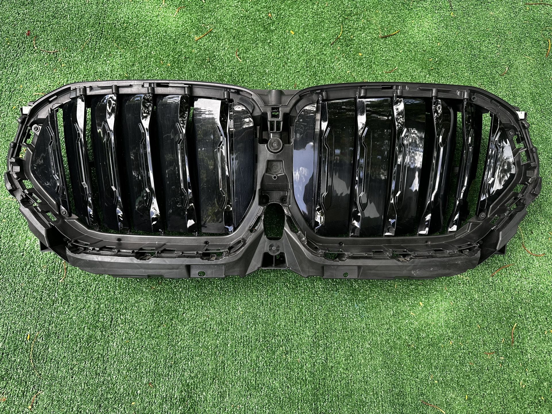BMW X6 Upper Grille Shutter Air Vents 2020 2021 2022 2023 2024 2025