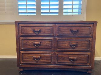 Dresser
