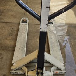 Crown Pallet Jack PTH 50 
