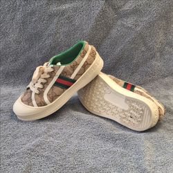 Kid's Shoes Size 13