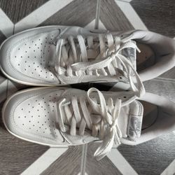 Jordan 1 Low Neutral Grey