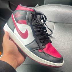 Nike Jordan Mid Size 10.5 Burgundy 