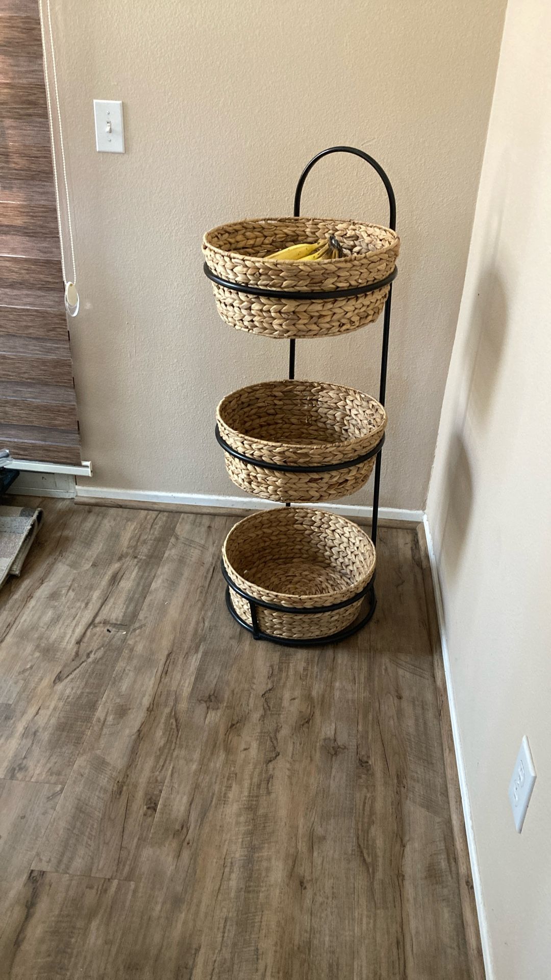 3-tier Round Wicker Basket Merchandising Stand