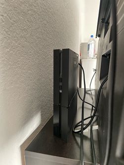 PS4 Console + Controller + 20 Games 🎮