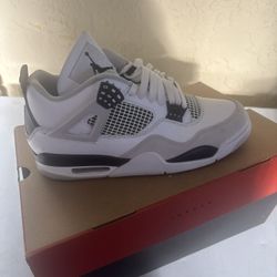 Jordan 4 military black 