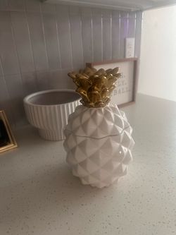 Pineapple jar