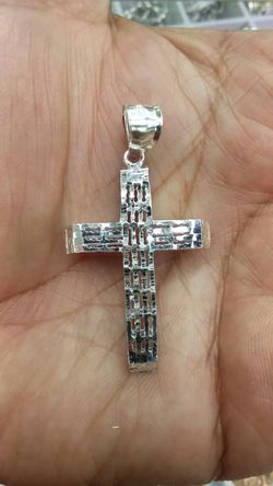 925 silver cross 7.1 grams 2 inch long