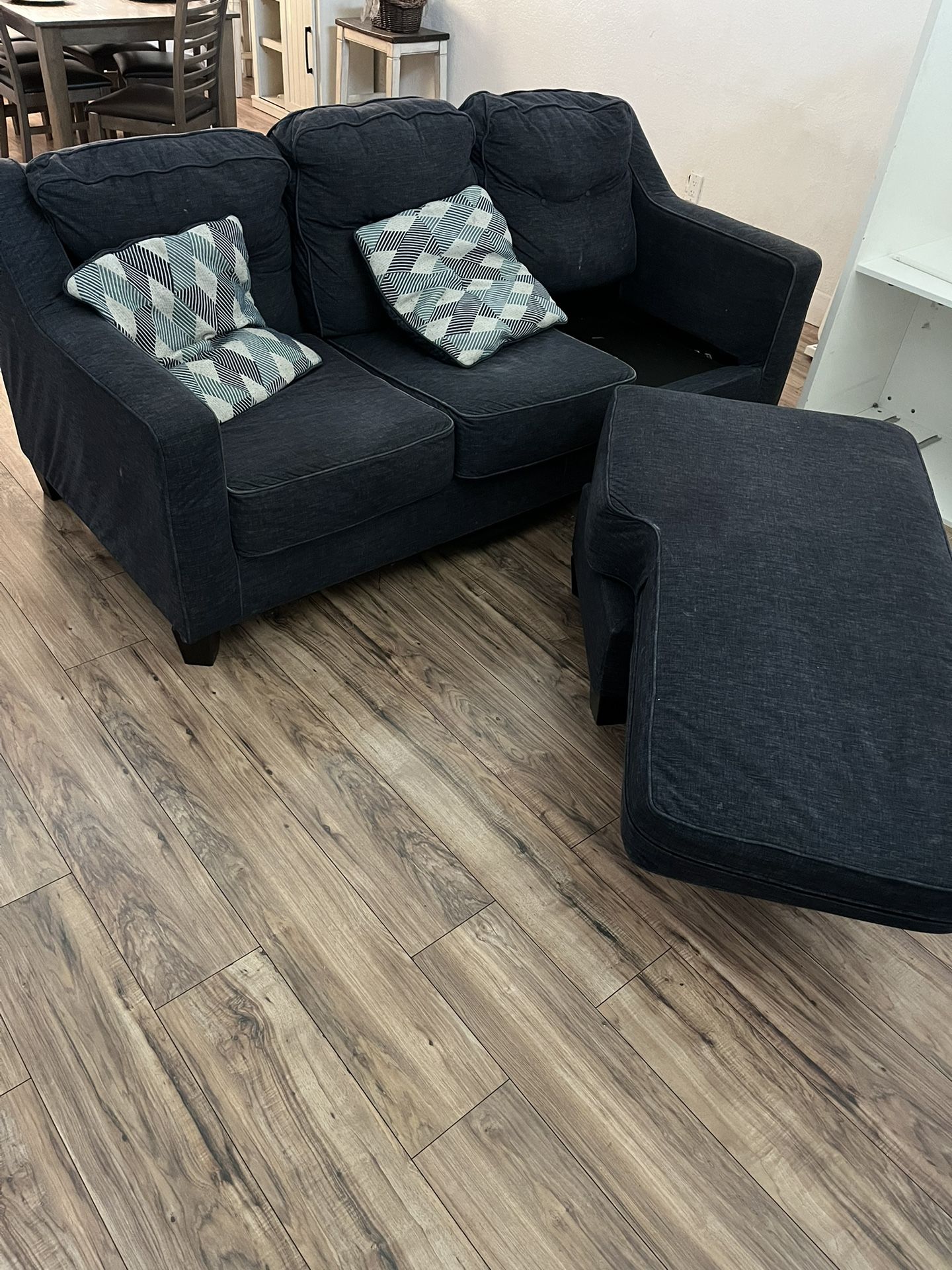 Couch 2 Piece 