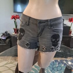 Lovesick Brand Gray Shorts With Embrodered Skulls Size:0