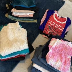 Lot Of Women Size S/m Clothes Smoke Free Home 