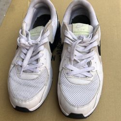 Women’s Size 9 Nike 