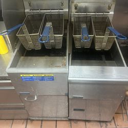 2 Deep Fryers Gas 