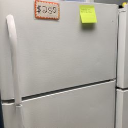 Frigidaire Top Freezer