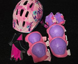 Schwinn kids helmet and pad set