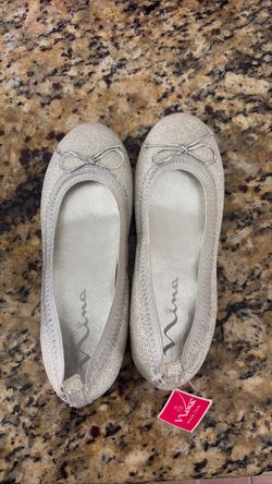 Girls shoes