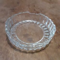 Vintage Ash Tray White Round crystal Display 70s Retro