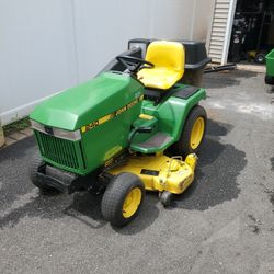 1990 John Deere 240 Lawn Tractor