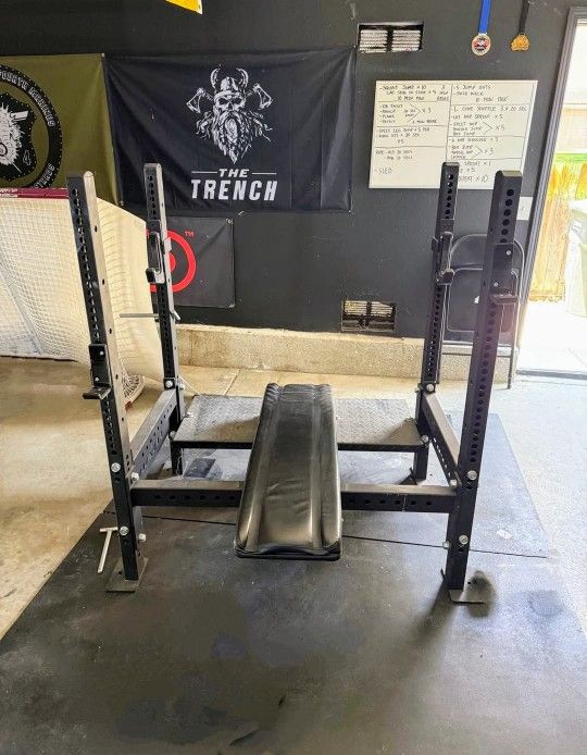 Titan Fitness Competition Bench Press