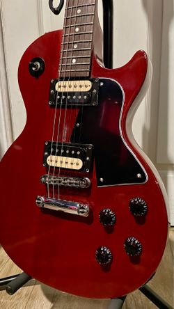 Gibson Les Paul Deluxe Guitar