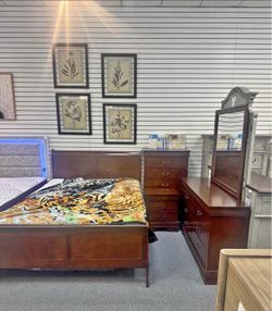 Cherry Wood Bedroom Set with Dresser and Mirror