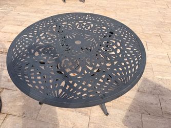 Round Cast Aluminum Patio Dining Table
