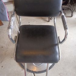 New Barber Chair Works Great