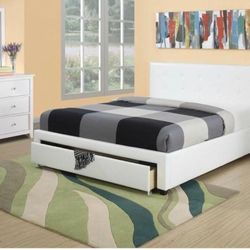 BED WITH DRAWER STORAGE AND MATTRESS NEW IN BOX Queen CAMA CON GAVETA ALMACENAJE Y SU COLCHON  INCLUIDO TODO NUEVO EN SU CAJA