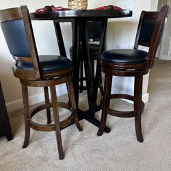 Preowned 3-Piece Bistro Set – Table + 3 Chairs.