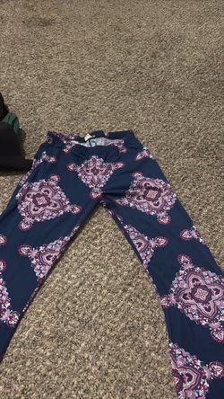 Navy Blue Paisley Print Leggings
