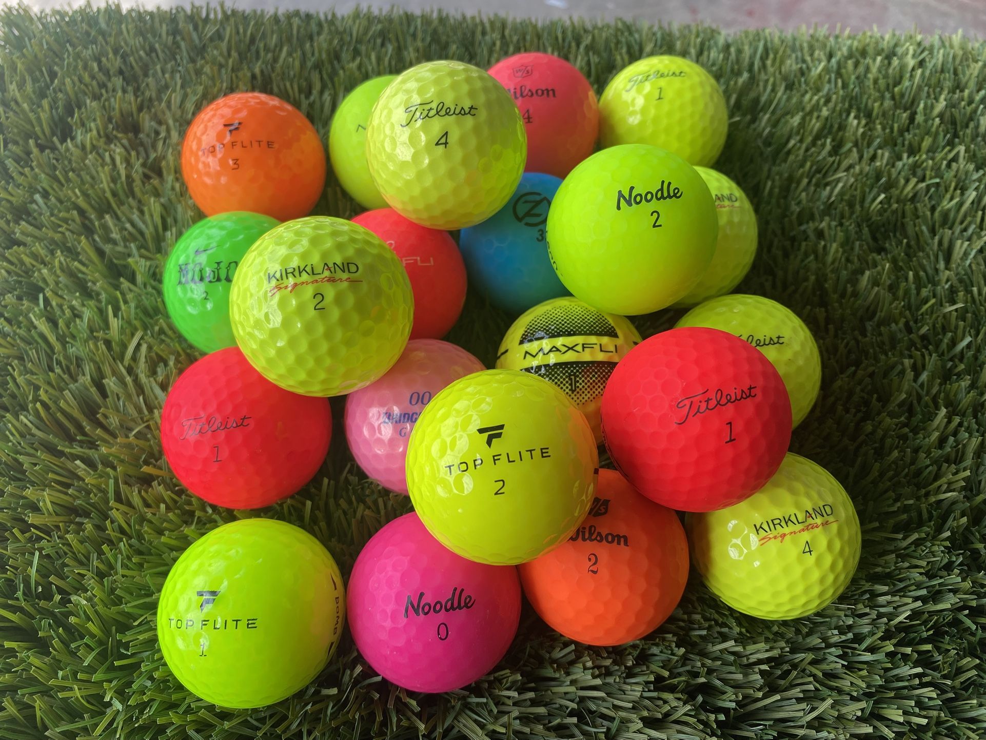 21 Mix Colored Golf ⛳️ Balls 