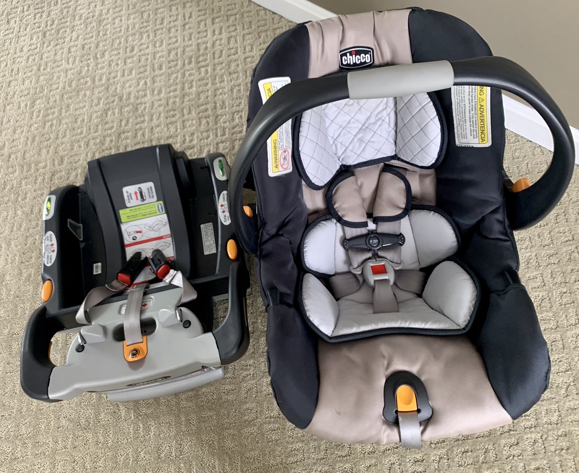 Chicco KeyFit30 Car seat and Base