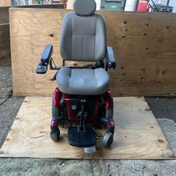 Quantum 600 Electric Wheelchair   