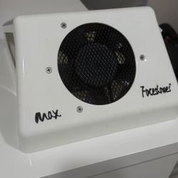 Max Faceshowes nail dust collector