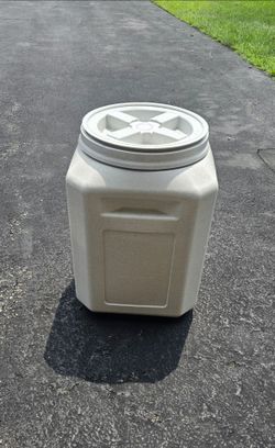 Food Storage for Pet's
