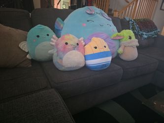 Squishmellows varying sizes