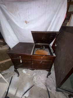 Strand Console Record player  1925