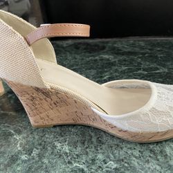 8.5 Lace Heels 