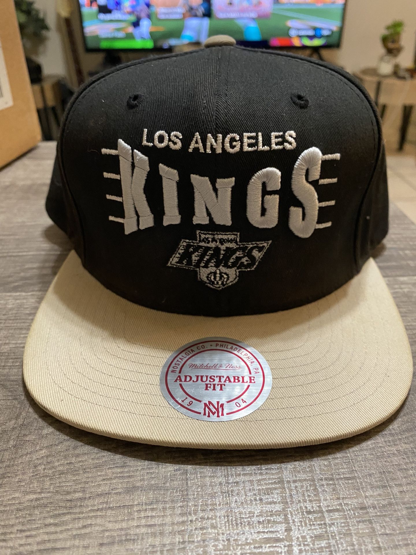 Los Angeles Kings NHL SnapBack Hat 🧢 Mitchell & Ness