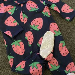 New 6-9 Months Baby Girl Simple Joys by Carter's Toddlers and Baby Girls' Loose-Fit Polyester Jersey Footed Pajamas Strawberry Print 