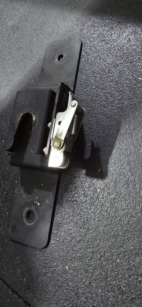 RTT Front runner quick release hardware