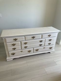 Dresser