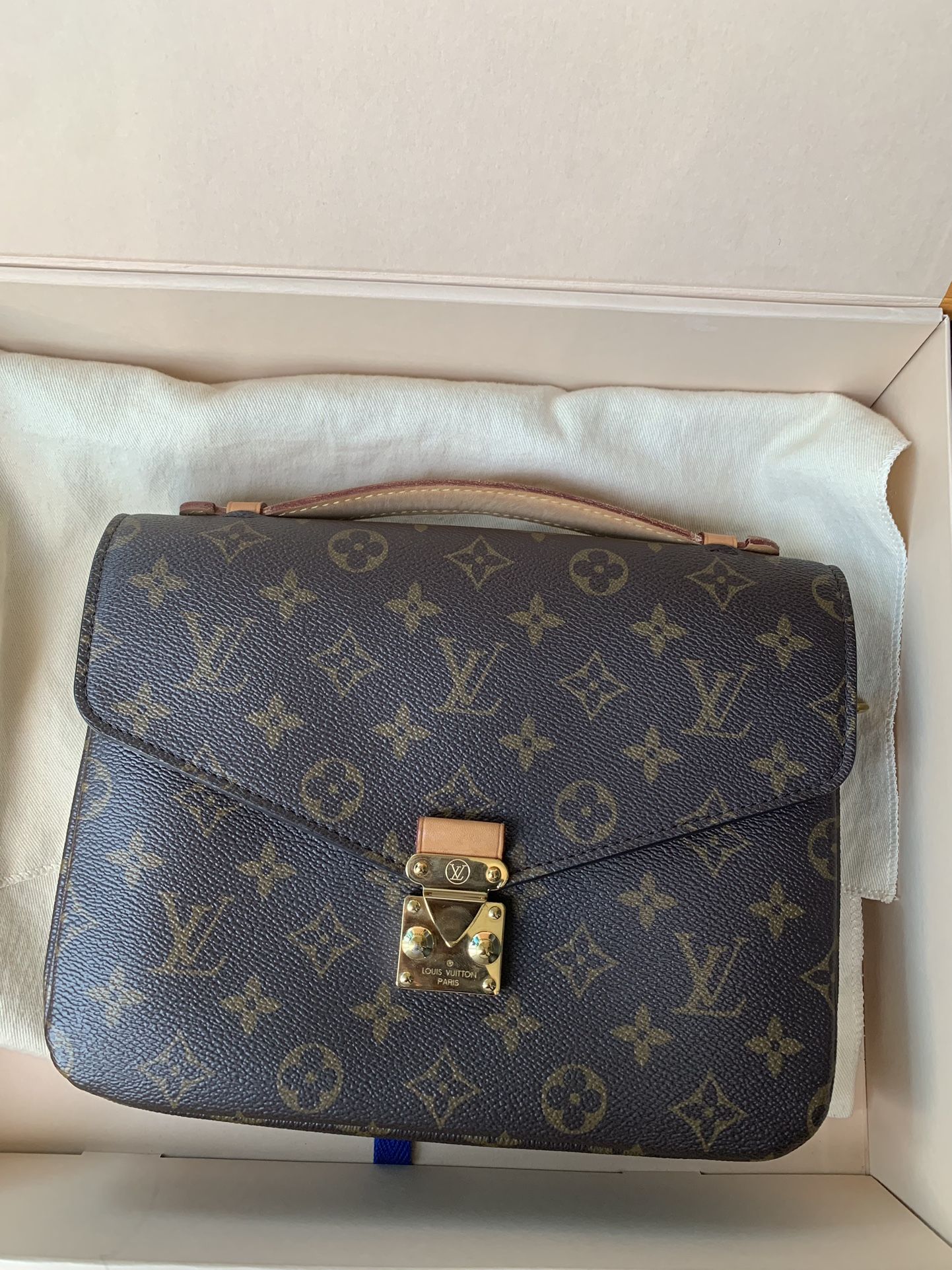 Authentic Louis Vuitton Pochette Metis