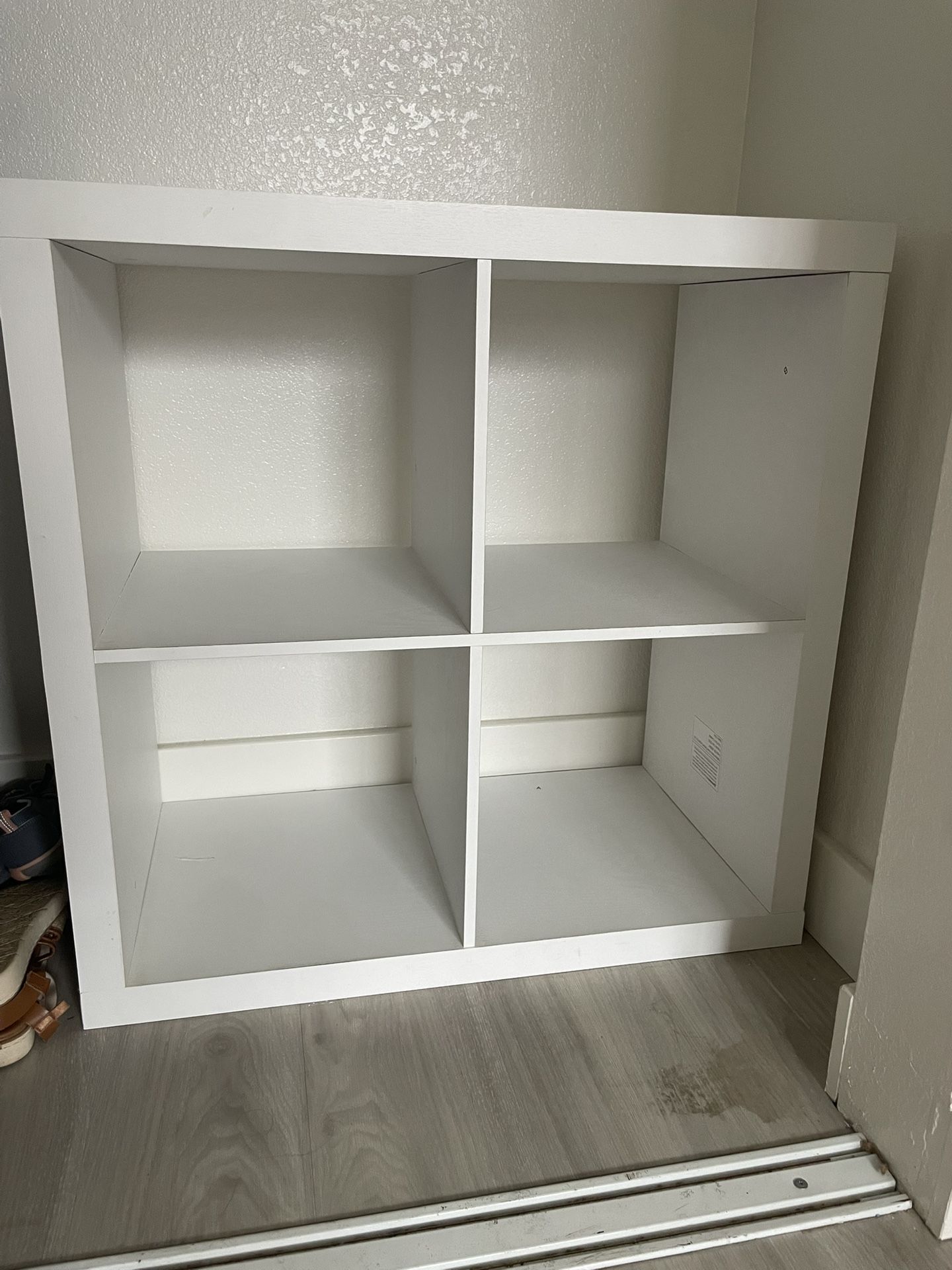 Wooden White Cubicle