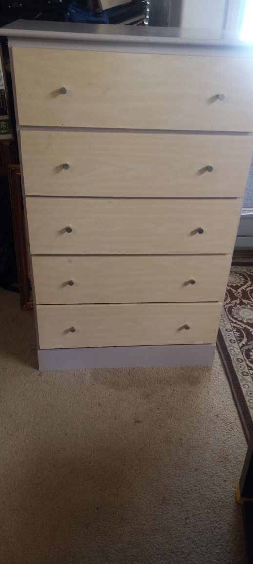 5 drawer dresser for Sale in Ewa Beach, HI OfferUp