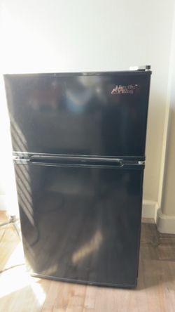 Arctic King Mini Fridge